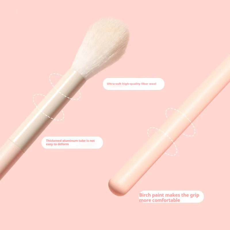 Angled Eyeshadow Brush