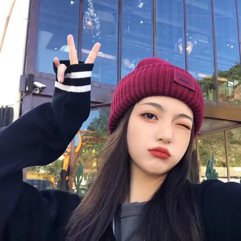 2025 New Winter Hats For Women Wool Blended Knit Wool Smiling Face Couple Cap Lady Thread Knitted Beanie Chapeau Warm Bonnet