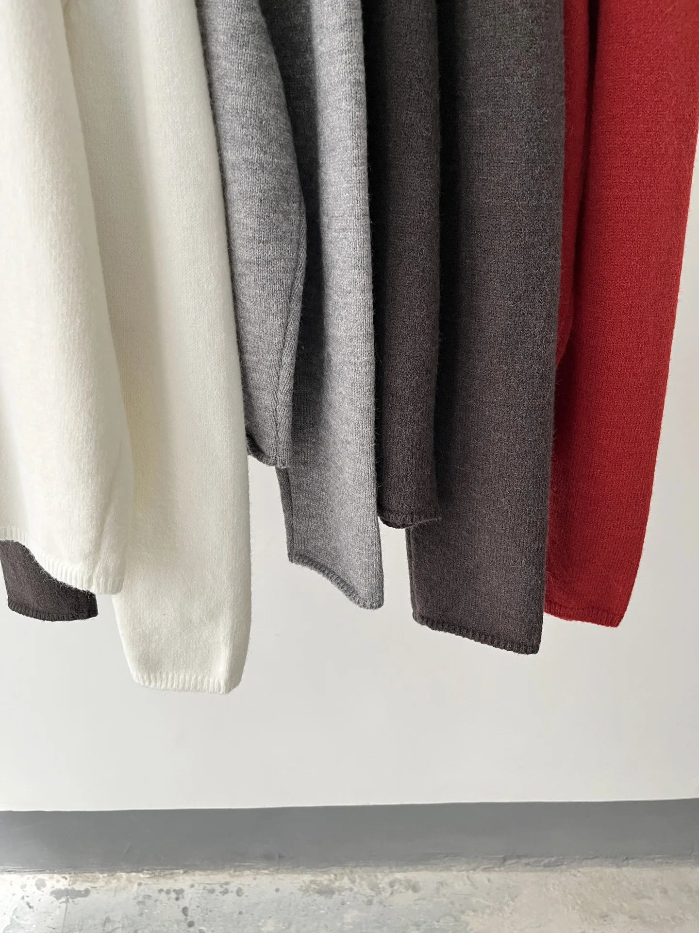 Women's clothing loose multi-color base with soft waxy wool blend round neck long-sleeved knitted sweater 16A