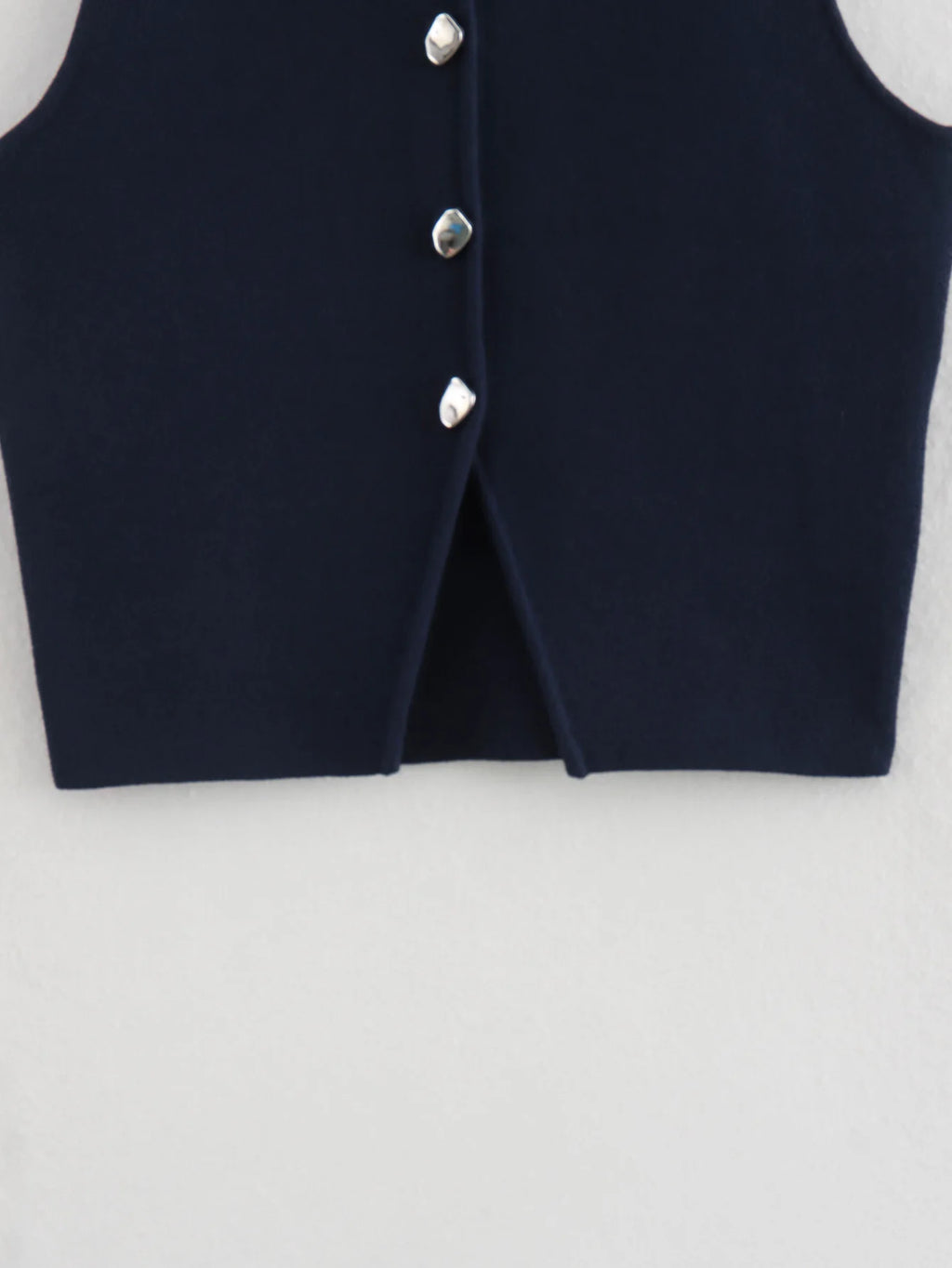 MUJER Pink Knit Sleeveless Vest Women Cropped Sweater Vest Top Women Yellow Button Vests Women Streetwear Waistcoat Knitwears