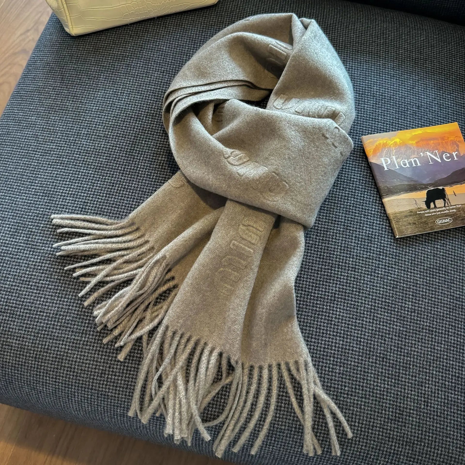 2025 New Women's Cashmere Scarf Reversible Pashmina Shawl Soft Warm Winter Wrap Lightweight Oversized Elegant All Season