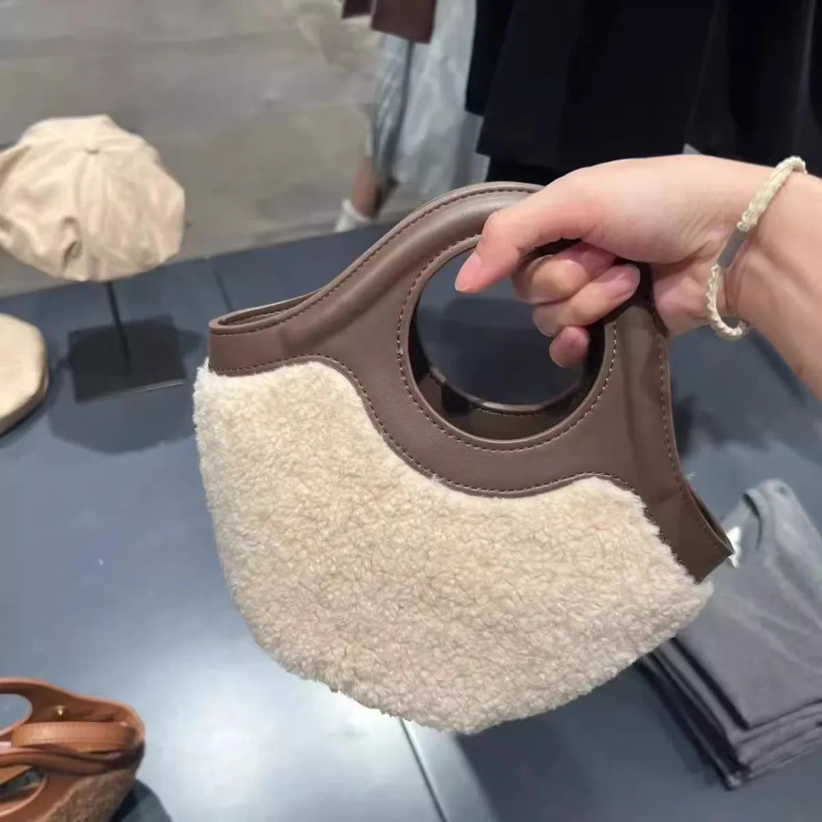 Bag women's new autumn and winter lamb wool basket bag plush crossbody bag versatile wool handbag  bags for women  handbags