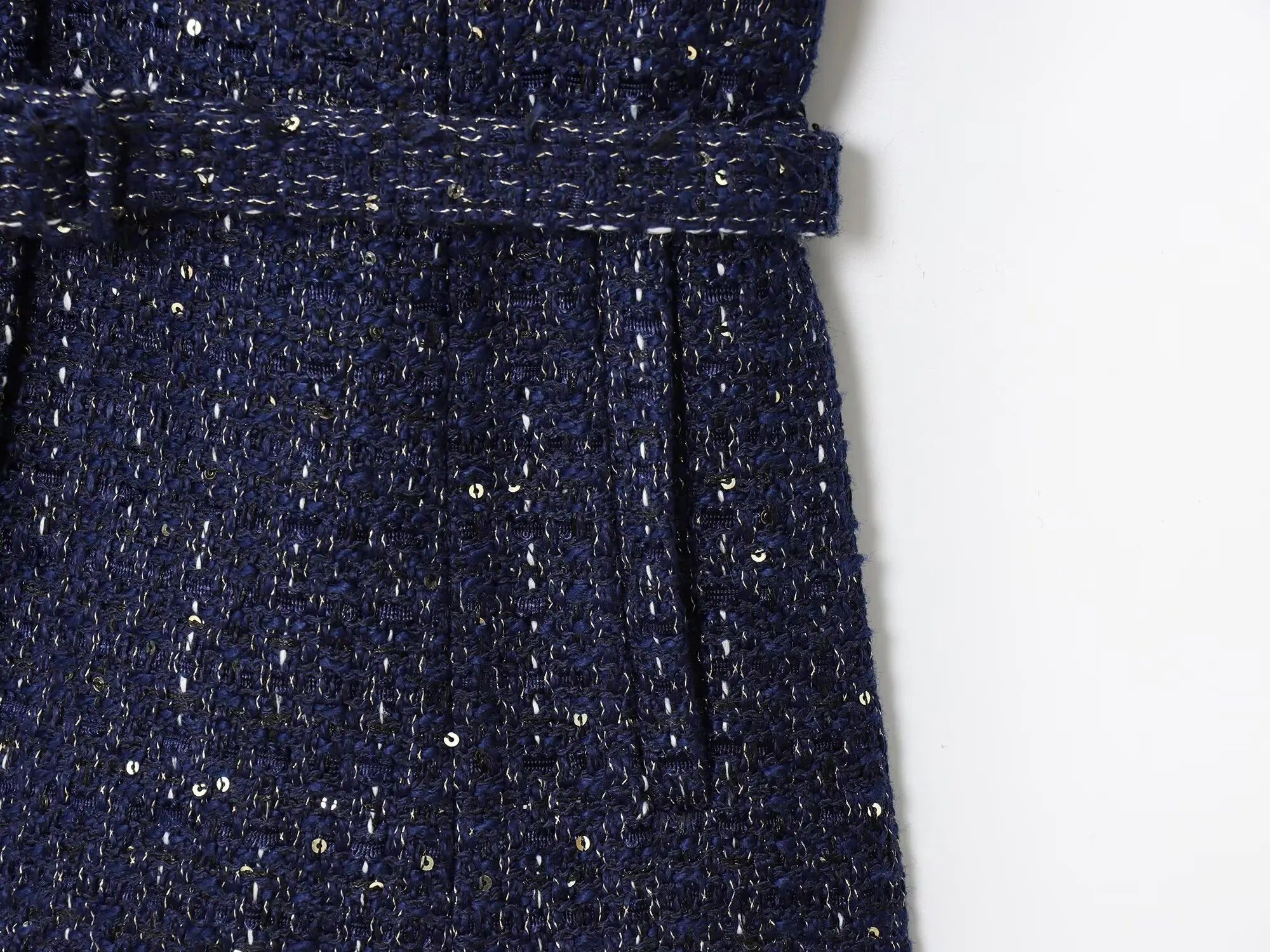 2025 Autumn New Women's Fashion Chic with Belt, Gold Button Decoration Round Neck Short Sleeve Blended Coat