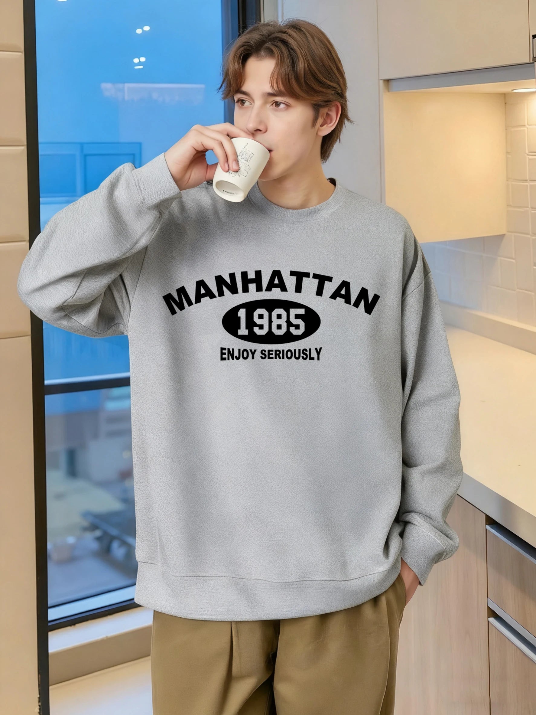 Manhattan 1985 Enjoy Seriously Print Sweatshirt For Men Soft Vintage Pullovers Casual Oversize Clothes Autumn Unisex Retro Top