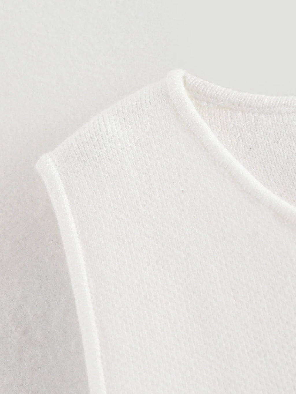 MUJER Pink Knit Sleeveless Vest Women Cropped Sweater Vest Top Women Yellow Button Vests Women Streetwear Waistcoat Knitwears