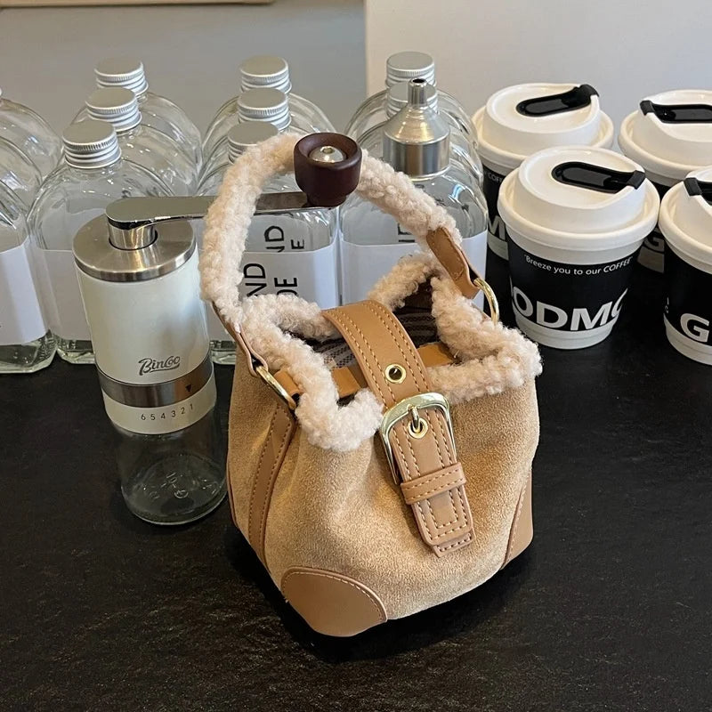 Women's Bags Bucket Shoulder Handbag Autumn Winter Vintage Versatile Lamb Wool Handbag Elegant Fashion Crossbody Bag Wholesale