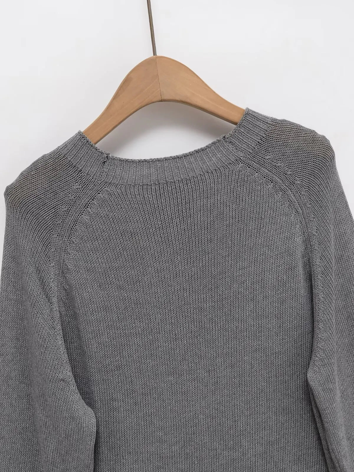 Women's Pullover 2025 New Style Fashionable Off-the-Shoulder Long-Sleeve Knit Top Front Button Design with Ribbed Hem