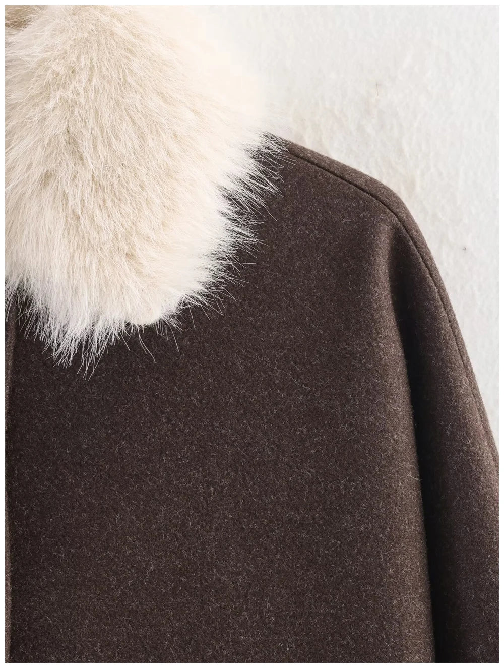 Womens Fashion Coat With Fur Collar Single Breasted Wool Coat Stylish And Versatile Suitable For Everyday And Work Wear