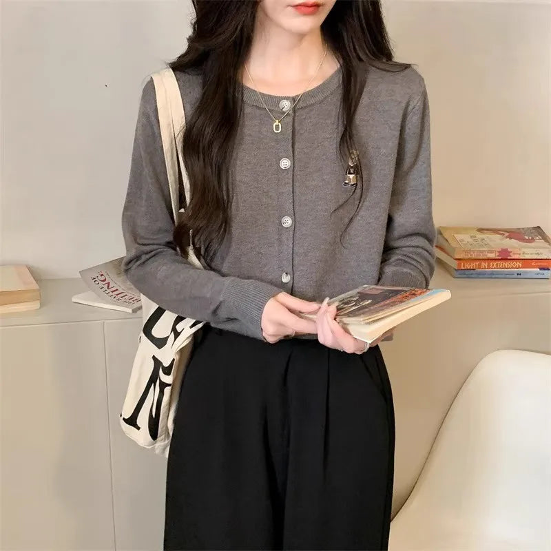Women's boutique high-end round neck sweater knitted cardigan embroidered sweater long sleeved new cashmere sweater