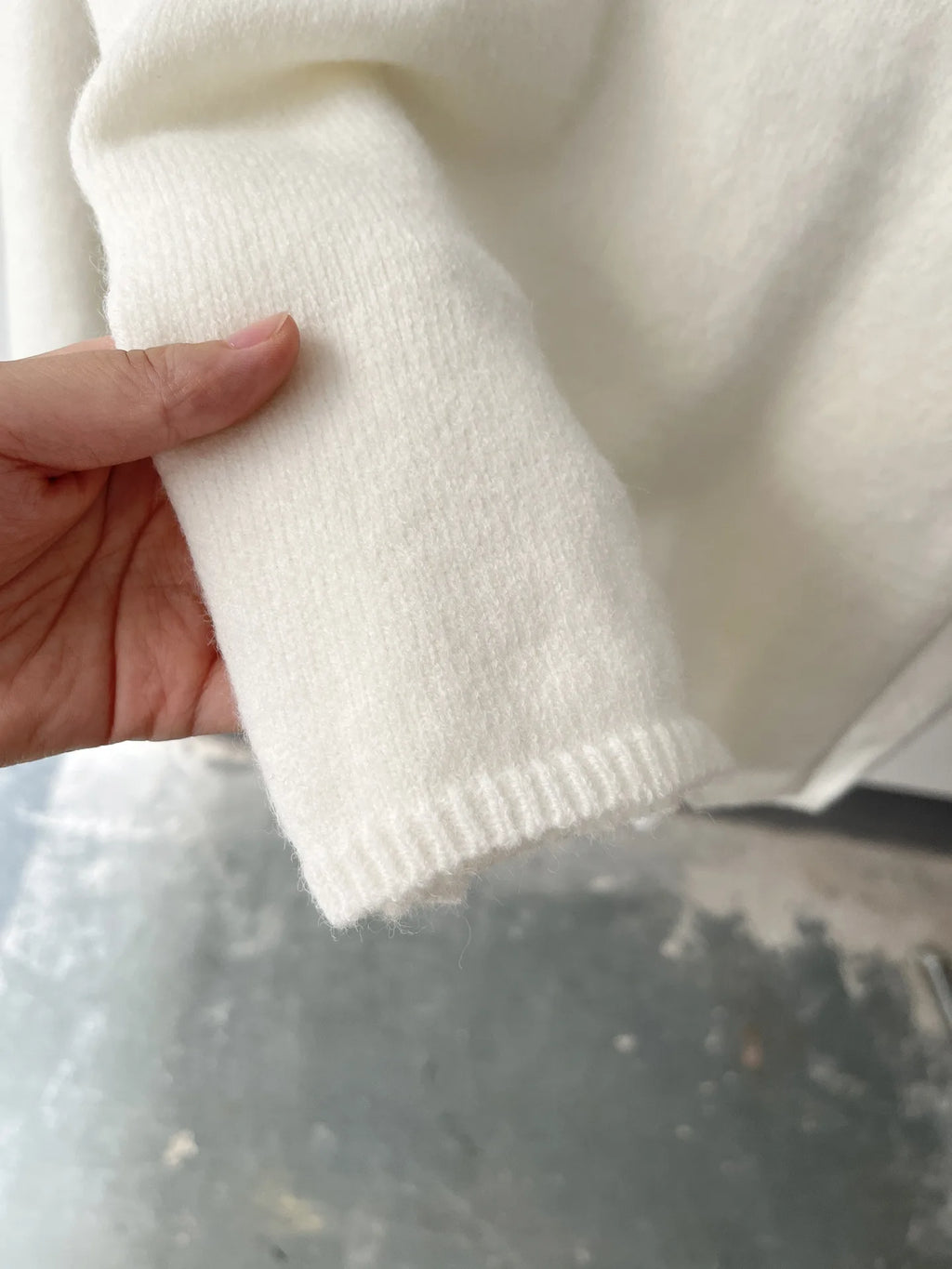 Women's clothing loose multi-color base with soft waxy wool blend round neck long-sleeved knitted sweater 16A