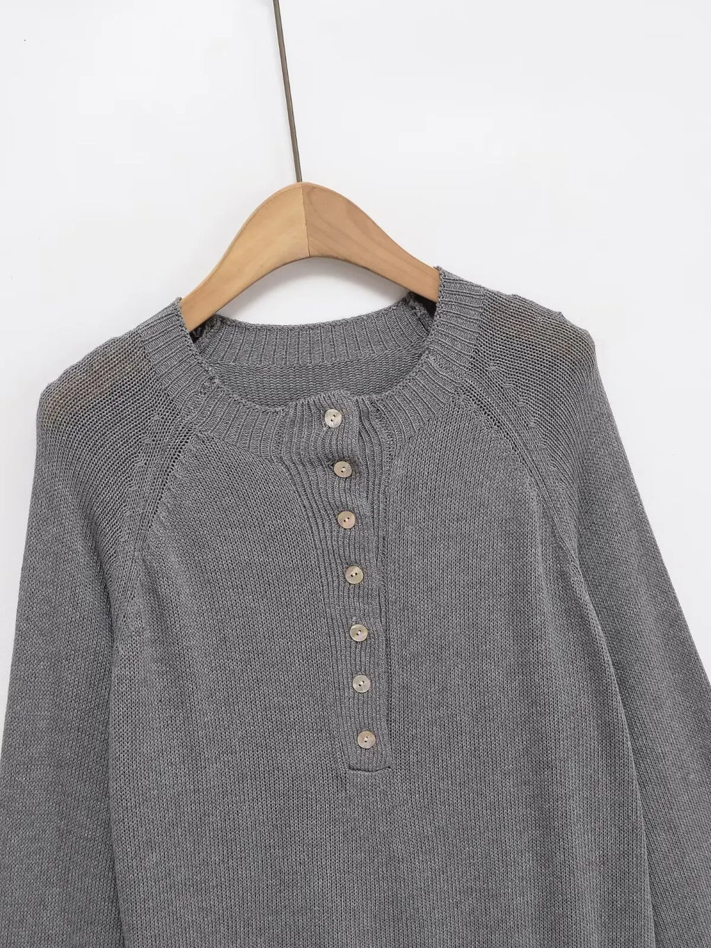 Women's Pullover 2025 New Style Fashionable Off-the-Shoulder Long-Sleeve Knit Top Front Button Design with Ribbed Hem