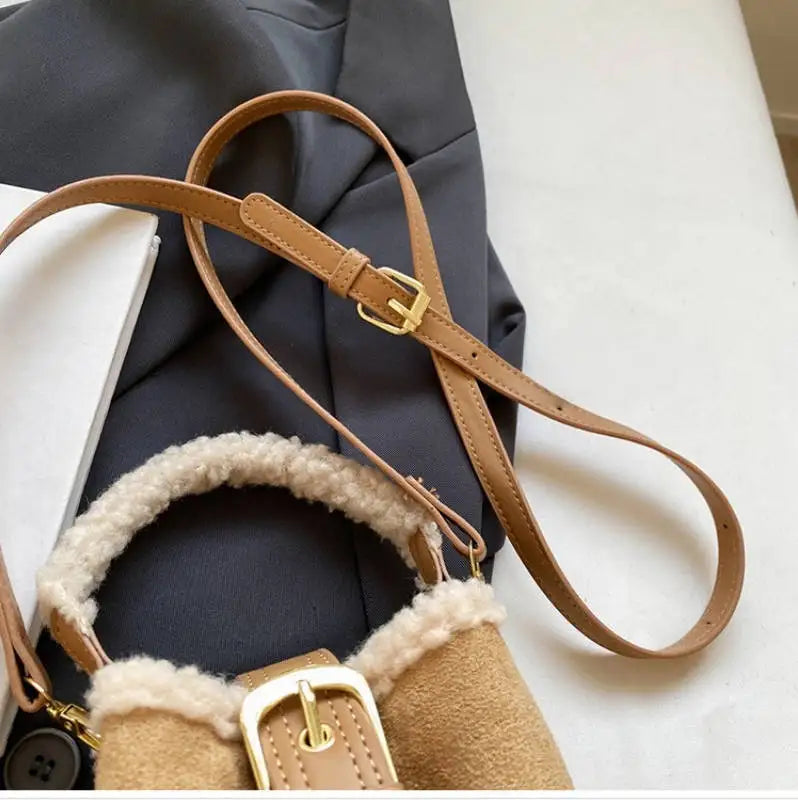 Women's Bags Bucket Shoulder Handbag Autumn Winter Vintage Versatile Lamb Wool Handbag Elegant Fashion Crossbody Bag Wholesale