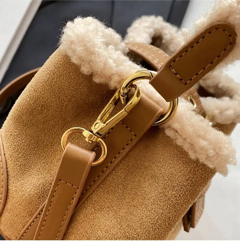 Women's Bags Bucket Shoulder Handbag Autumn Winter Vintage Versatile Lamb Wool Handbag Elegant Fashion Crossbody Bag Wholesale