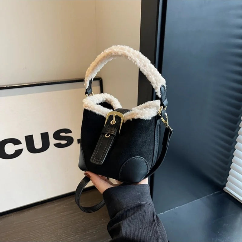 Women's Bags Bucket Shoulder Handbag Autumn Winter Vintage Versatile Lamb Wool Handbag Elegant Fashion Crossbody Bag Wholesale