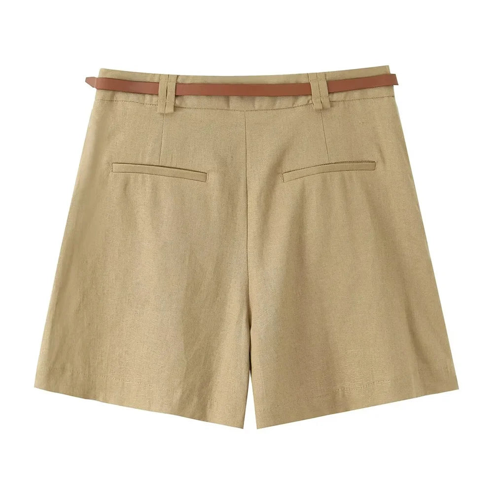 new women's clothing is stylish casual and simple in design paired with a belt and casual shorts