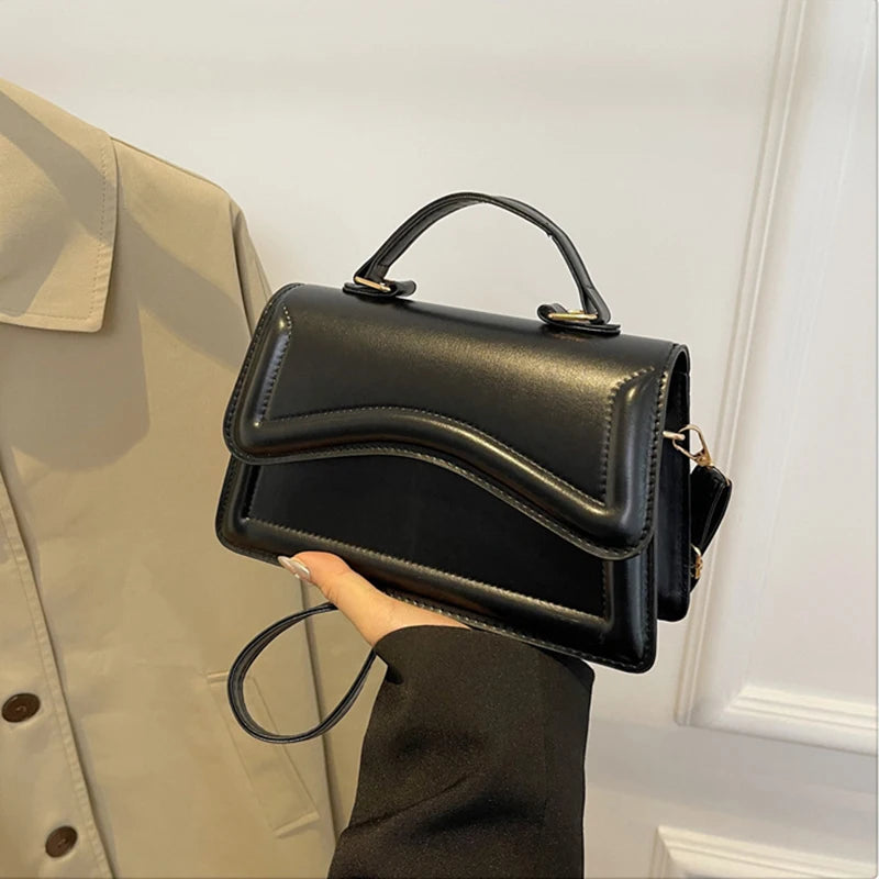 Women's New Flip Small Handbag Fashion Solid Color Shoulder Bag